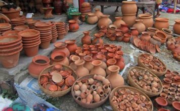 भक्तपुरमा तयार हुँदैछ दशैको लागि माटोको सामग्री